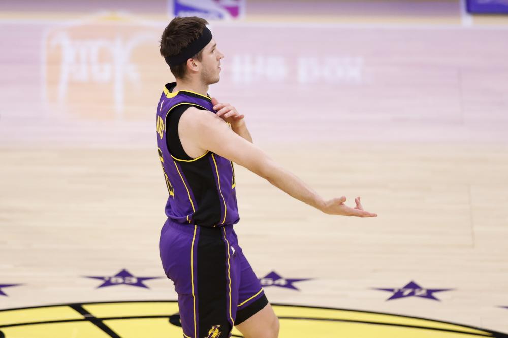 西班牙的女 西班牙的女