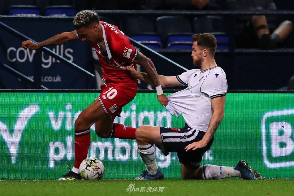 有广泛的粉 有广泛的粉