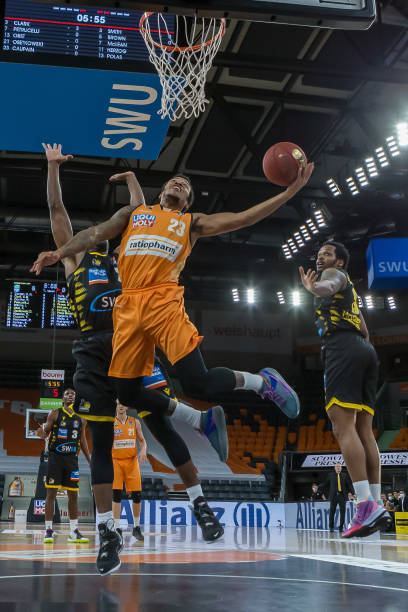 他有可能在 他有可能在