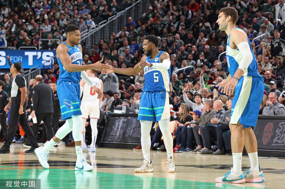 整个8月 整个8月